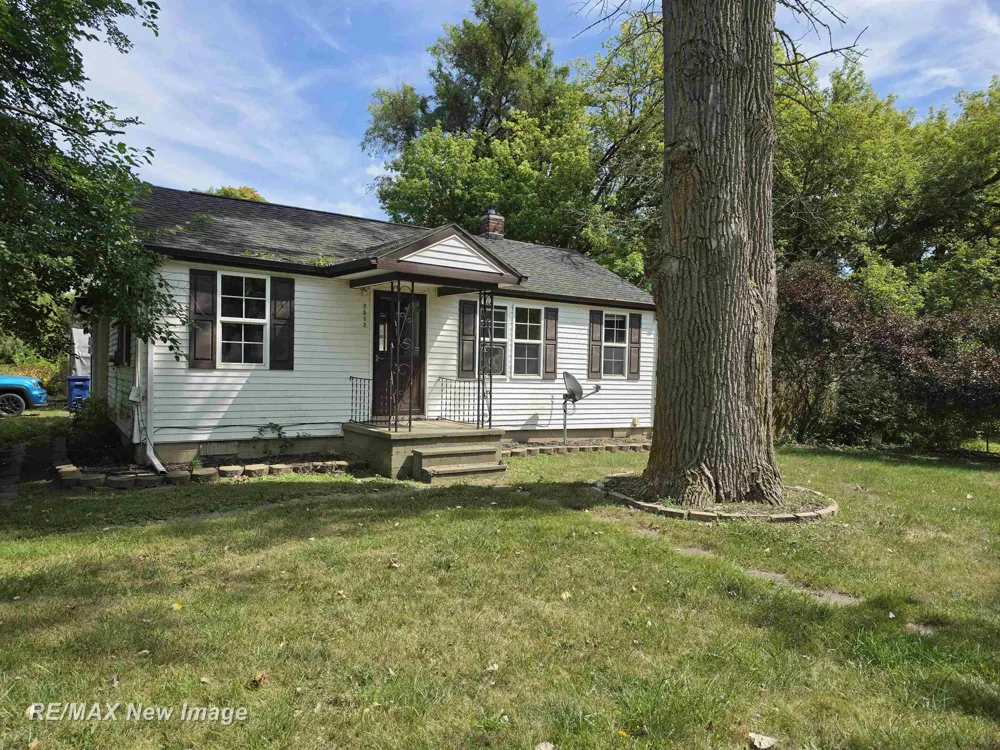 2502 S 24th Street Saginaw City, MI 48601