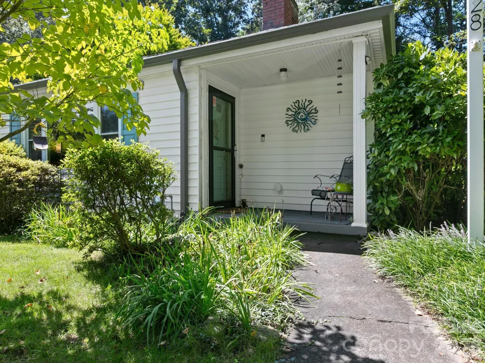 28 Arthur Road Asheville, NC 28806