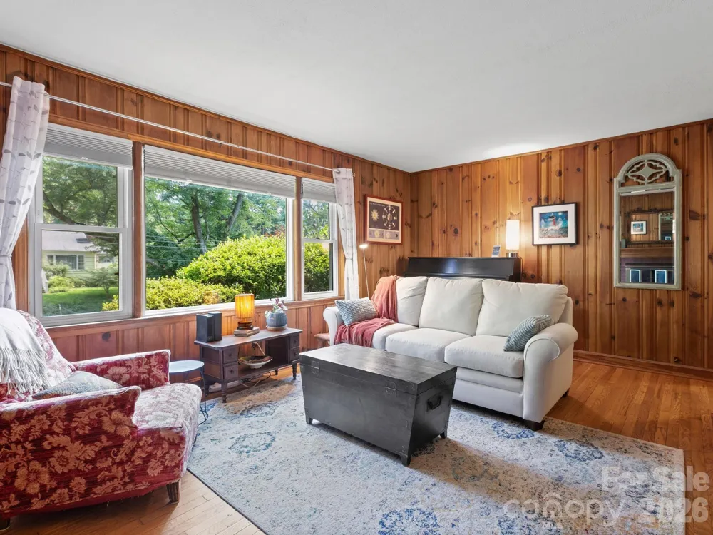 28 Arthur Road Asheville, NC 28806
