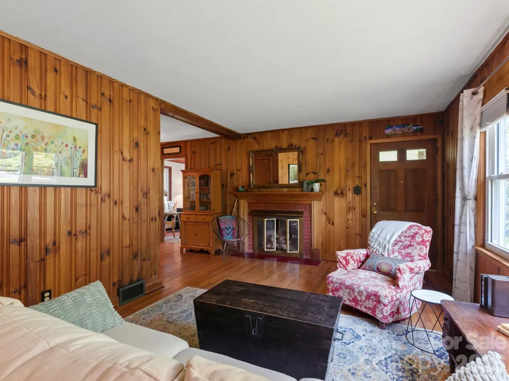 28 Arthur Road Asheville, NC 28806