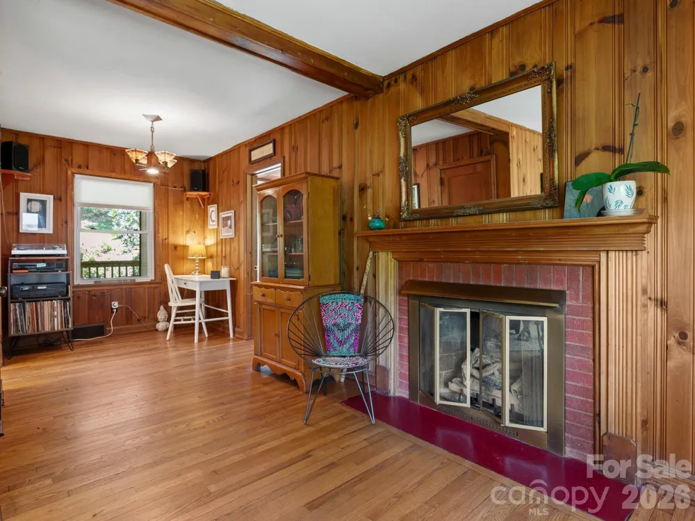 28 Arthur Road Asheville, NC 28806