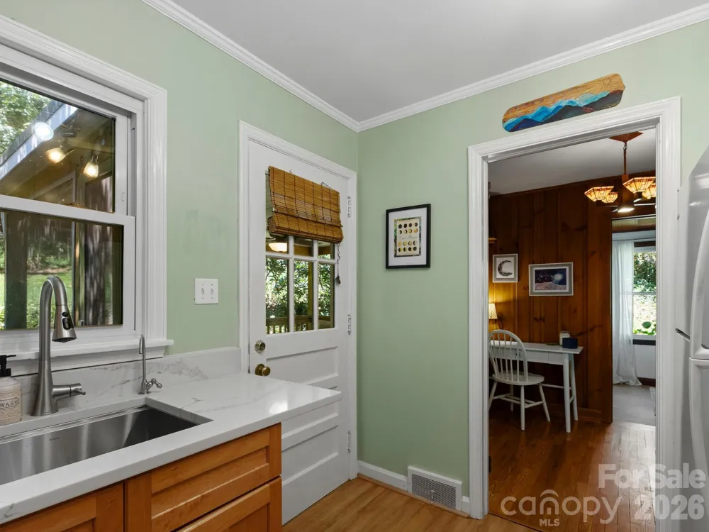 28 Arthur Road Asheville, NC 28806