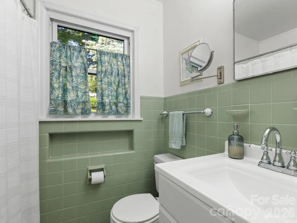 28 Arthur Road Asheville, NC 28806