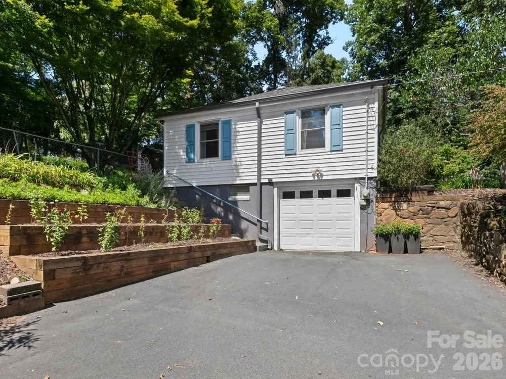 28 Arthur Road Asheville, NC 28806