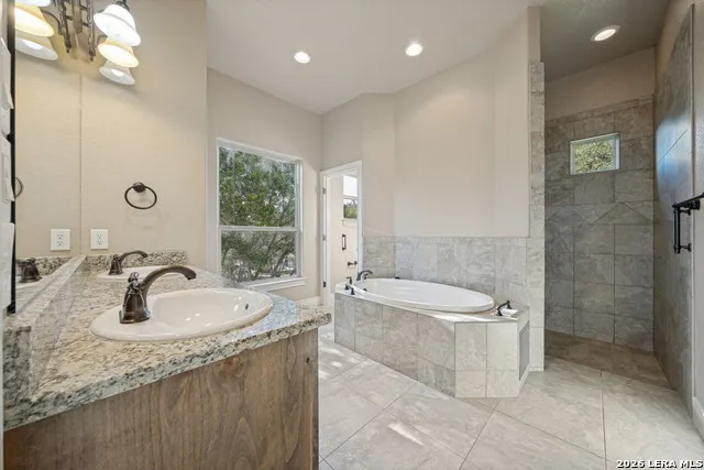 737 Flaman Rd Canyon Lake, TX 78133