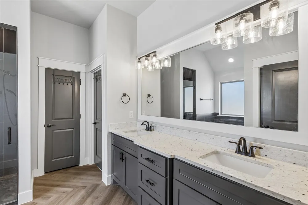 10020 Valley Oak Court Springtown, TX 76082