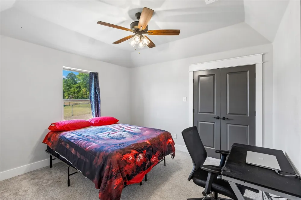 10020 Valley Oak Court Springtown, TX 76082