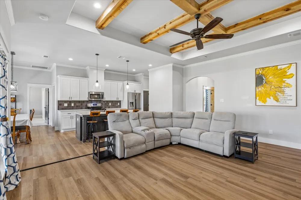 10020 Valley Oak Court Springtown, TX 76082
