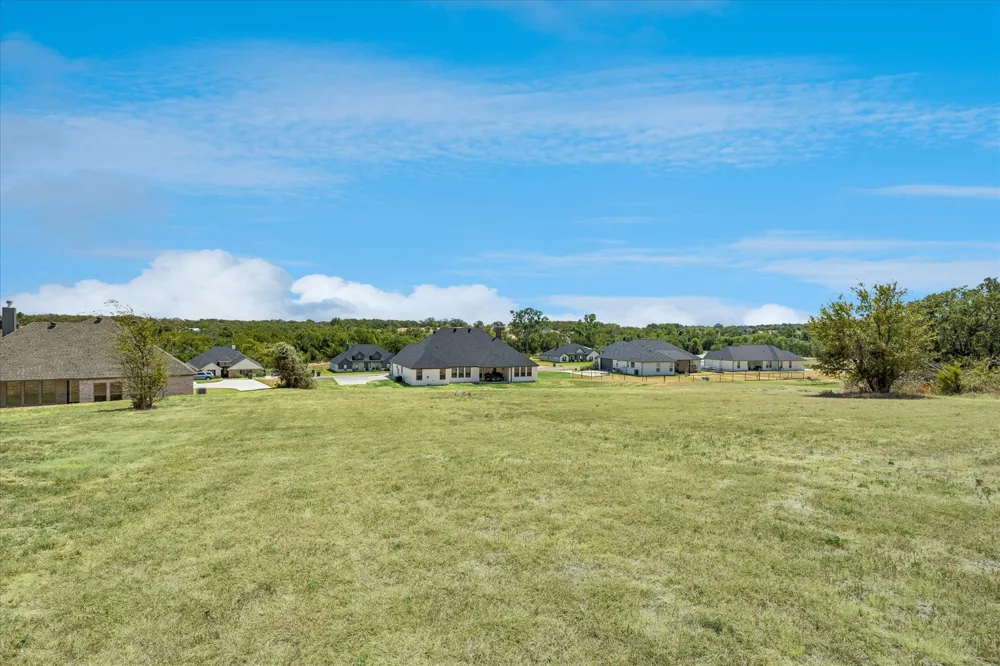 10020 Valley Oak Court Springtown, TX 76082