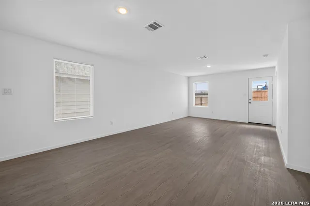 8026 BIGGIO LN Converse, TX 78109