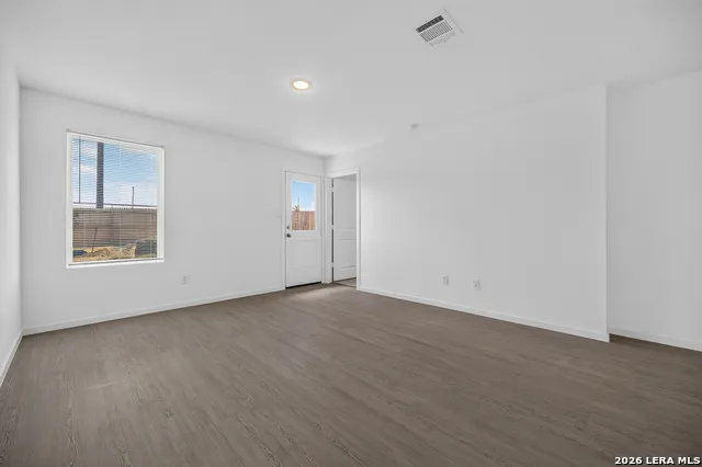 8026 BIGGIO LN Converse, TX 78109