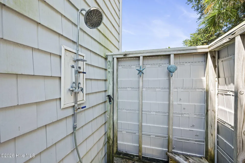 104 Wiley Court Emerald Isle, NC 28594