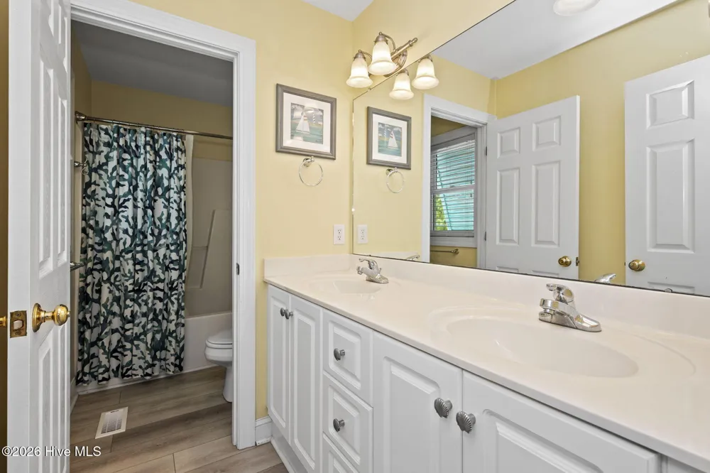 104 Wiley Court Emerald Isle, NC 28594