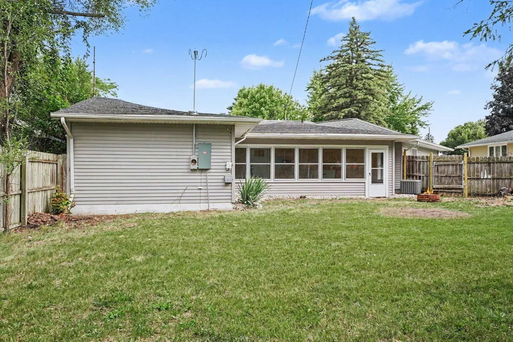 133 W 2nd Street Gladwin, MI 48624