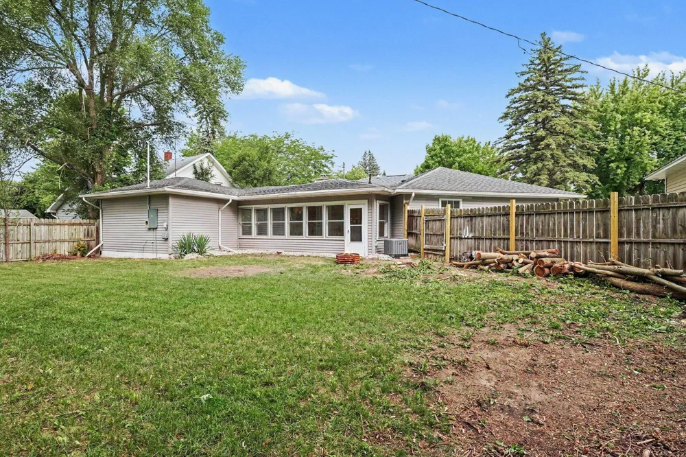 133 W 2nd Street Gladwin, MI 48624