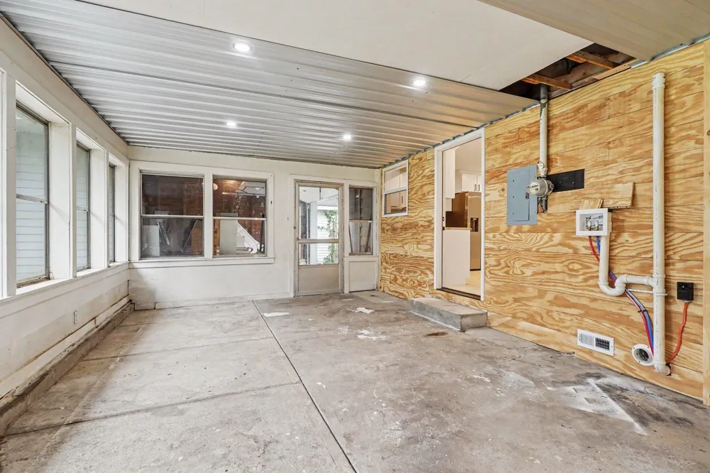 133 W 2nd Street Gladwin, MI 48624