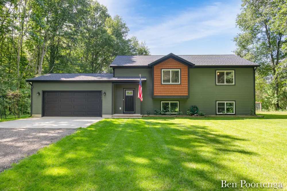 11637 Crimson Creek Drive Gowen, MI 49326