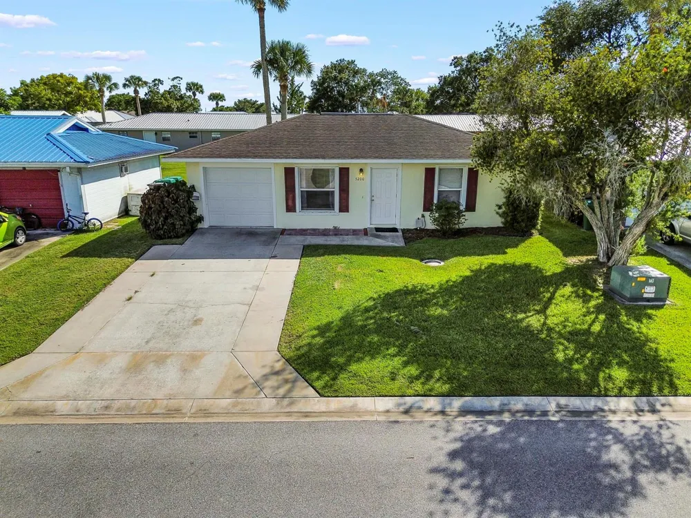 5200 SE 42nd Trace Okeechobee, FL 34974