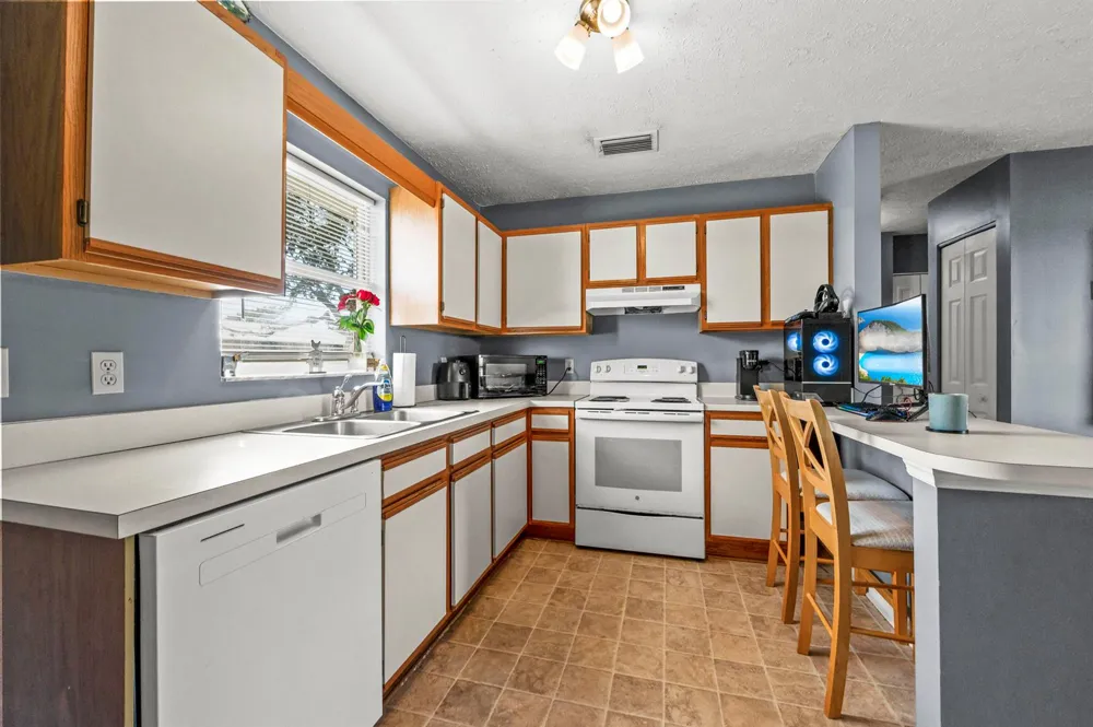 5200 SE 42nd Trace Okeechobee, FL 34974