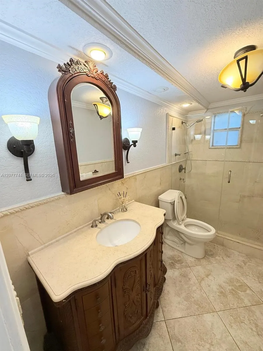 9357 Fontainebleau Blvd #D104 Miami, FL 33172