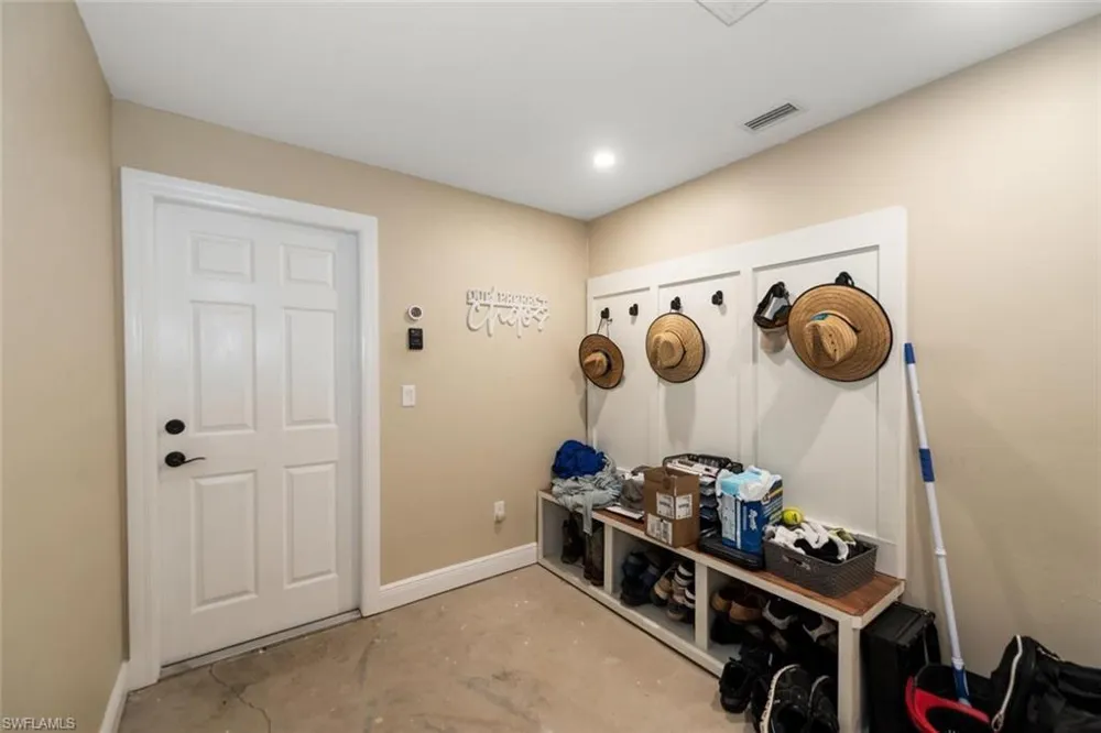2401 Leavitt Road Alva, FL 33920