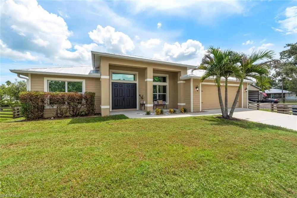 2401 Leavitt Road Alva, FL 33920