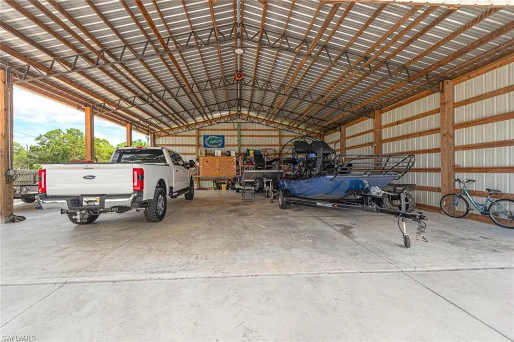 2401 Leavitt Road Alva, FL 33920