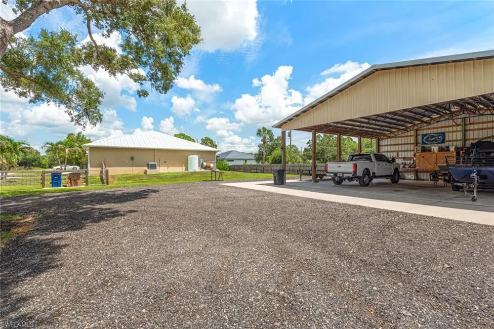 2401 Leavitt Road Alva, FL 33920