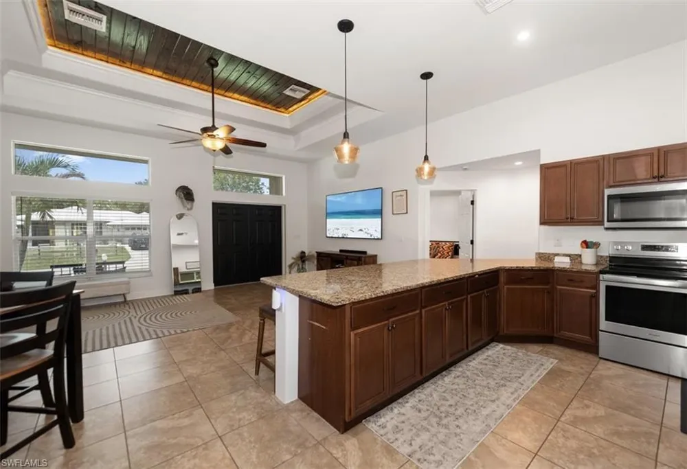 2401 Leavitt Road Alva, FL 33920