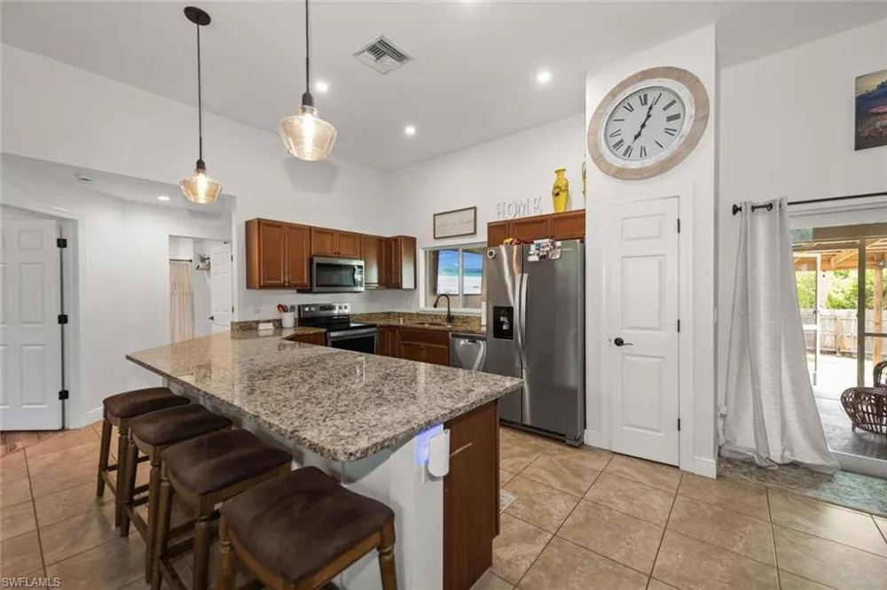 2401 Leavitt Road Alva, FL 33920