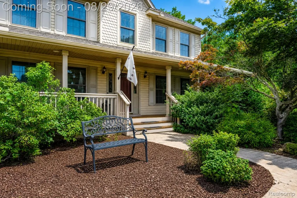 6837 Alta Drive Hamburg Township, MI 48116