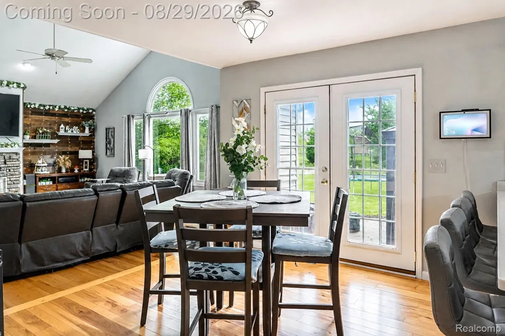 6837 Alta Drive Hamburg Township, MI 48116