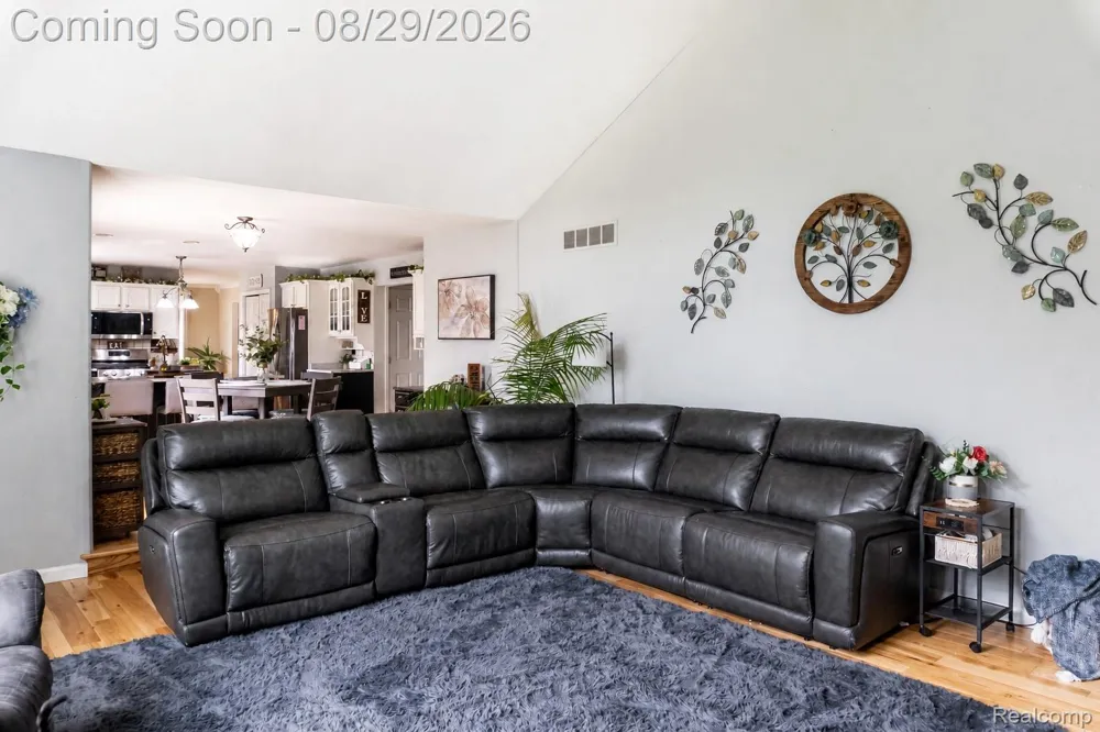 6837 Alta Drive Hamburg Township, MI 48116