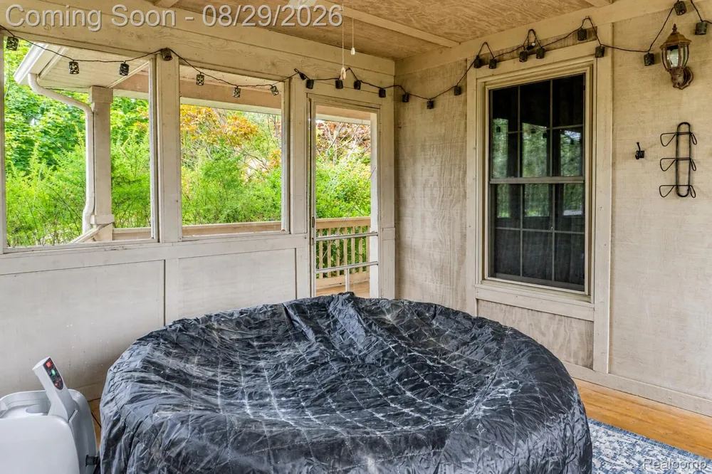 6837 Alta Drive Hamburg Township, MI 48116