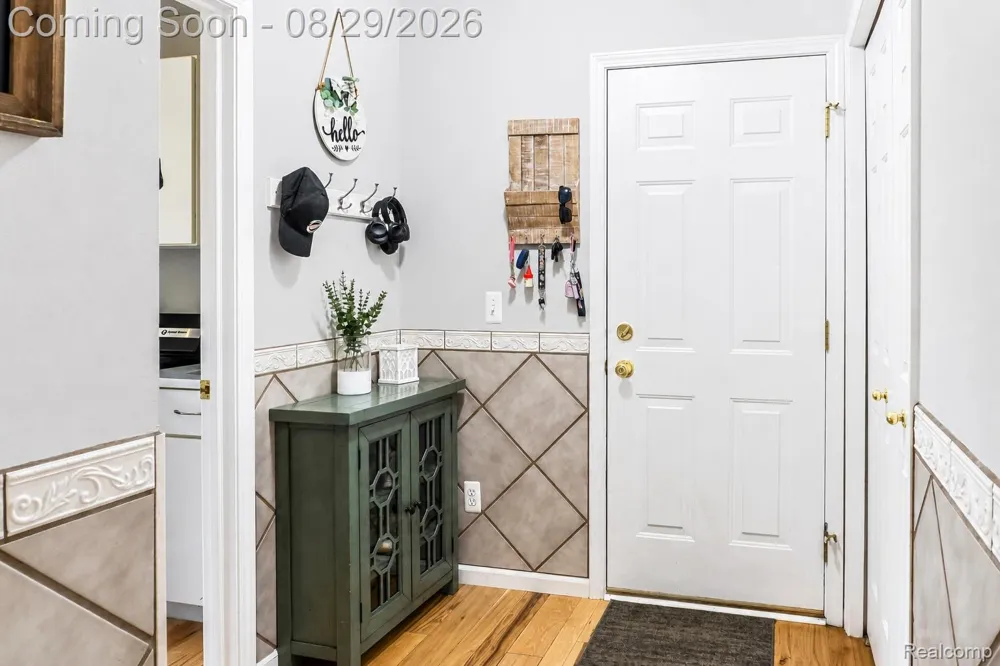 6837 Alta Drive Hamburg Township, MI 48116