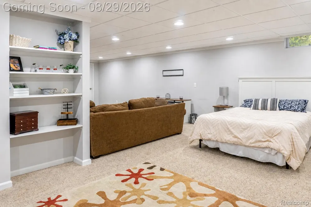 6837 Alta Drive Hamburg Township, MI 48116