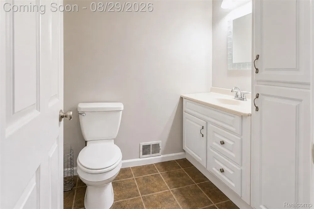 6837 Alta Drive Hamburg Township, MI 48116