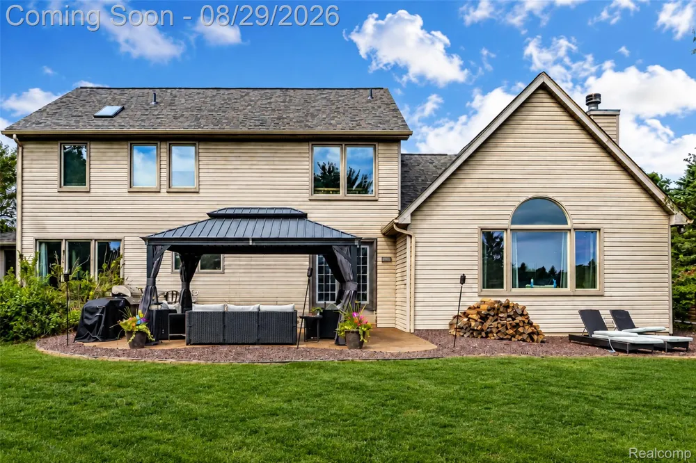6837 Alta Drive Hamburg Township, MI 48116