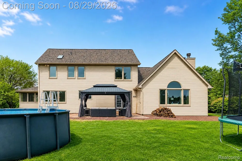 6837 Alta Drive Hamburg Township, MI 48116
