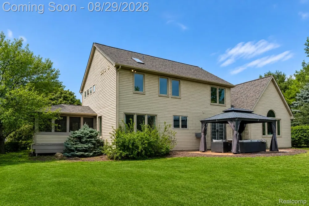 6837 Alta Drive Hamburg Township, MI 48116