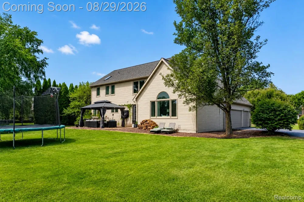 6837 Alta Drive Hamburg Township, MI 48116
