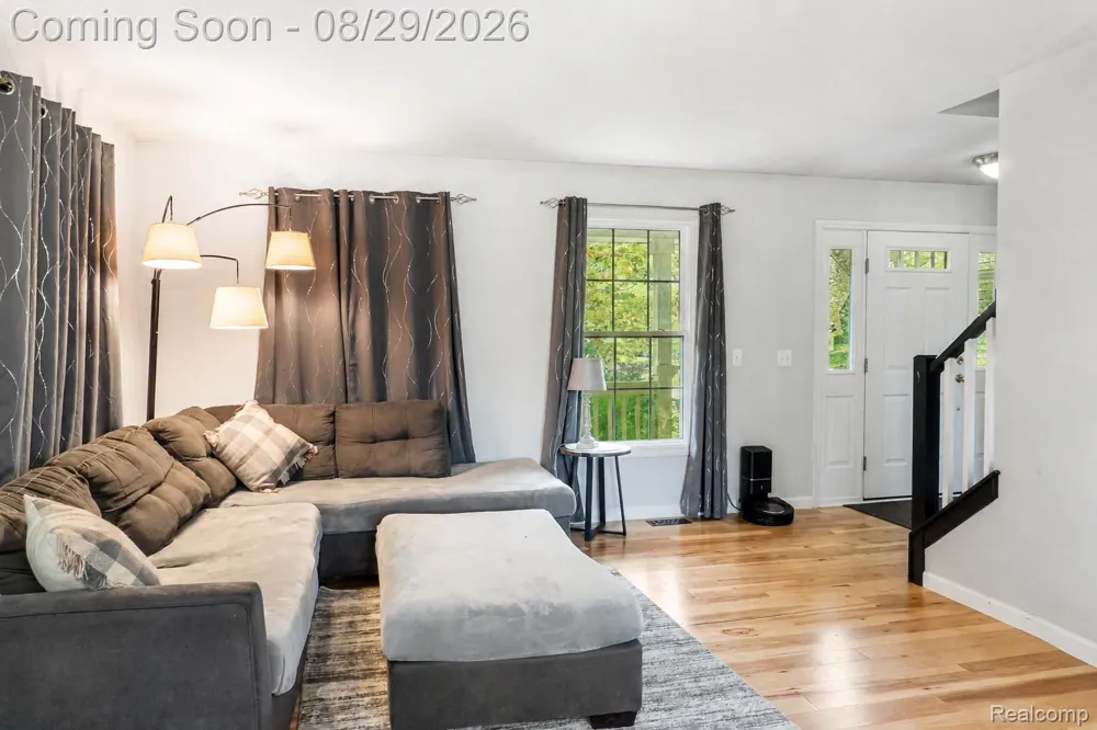 6837 Alta Drive Hamburg Township, MI 48116