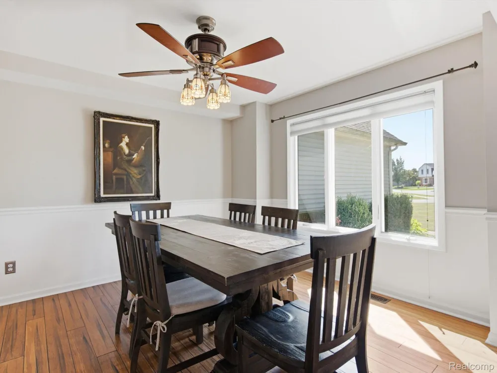 575 Lakes Edge Drive Oxford Village, MI 48371