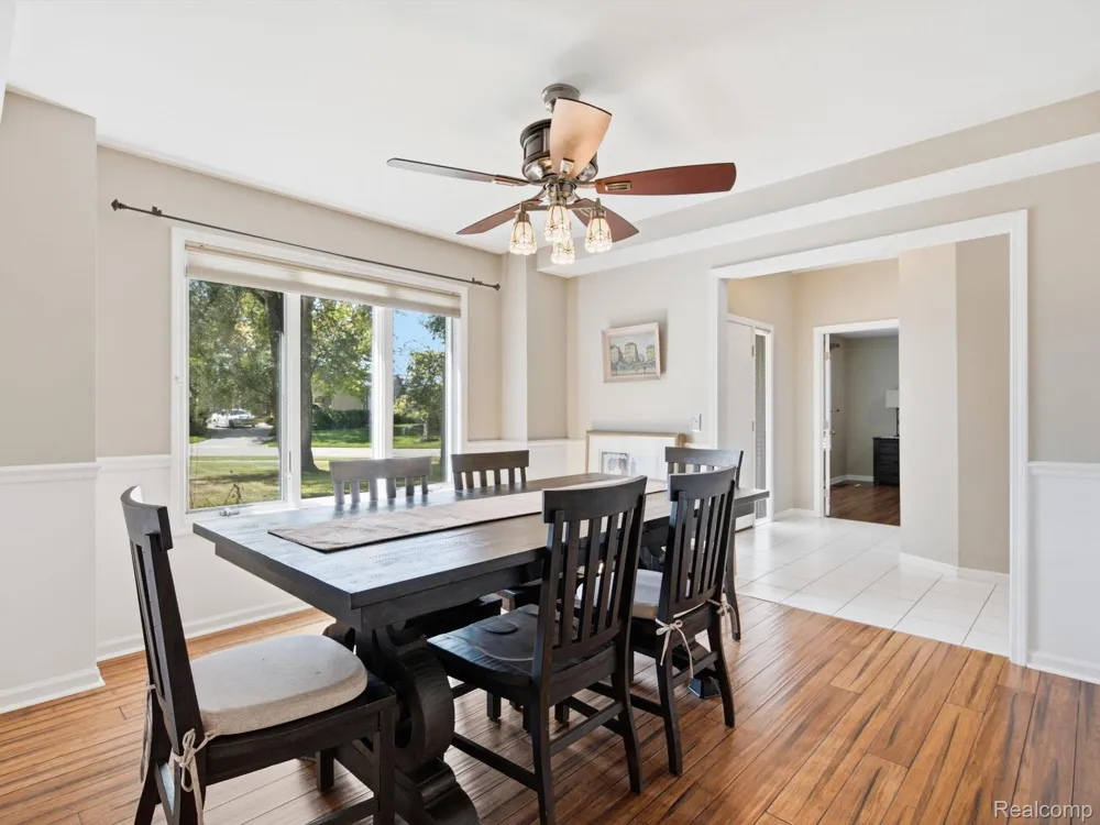 575 Lakes Edge Drive Oxford Village, MI 48371