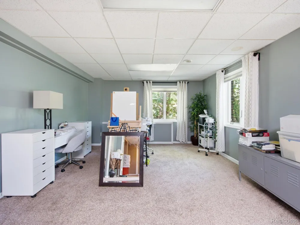 575 Lakes Edge Drive Oxford Village, MI 48371