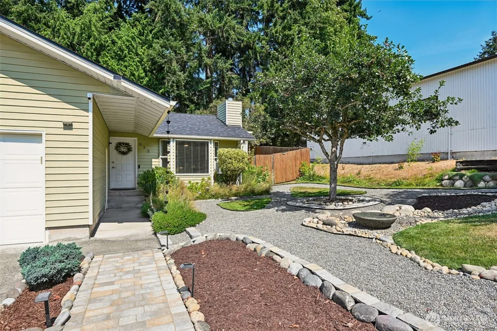 332 S 314th Place Federal Way, WA 98003