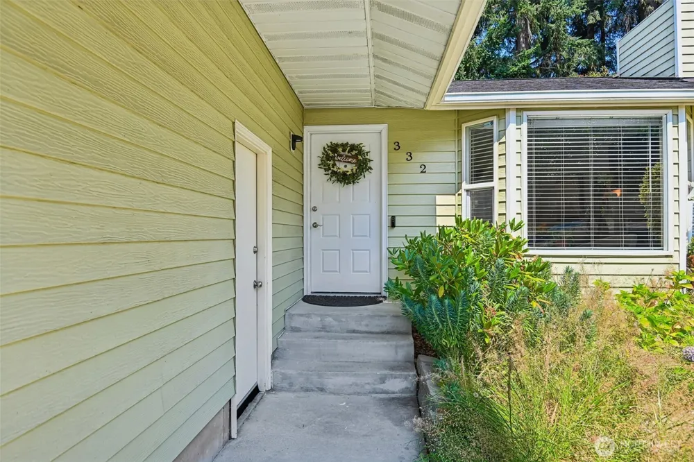 332 S 314th Place Federal Way, WA 98003