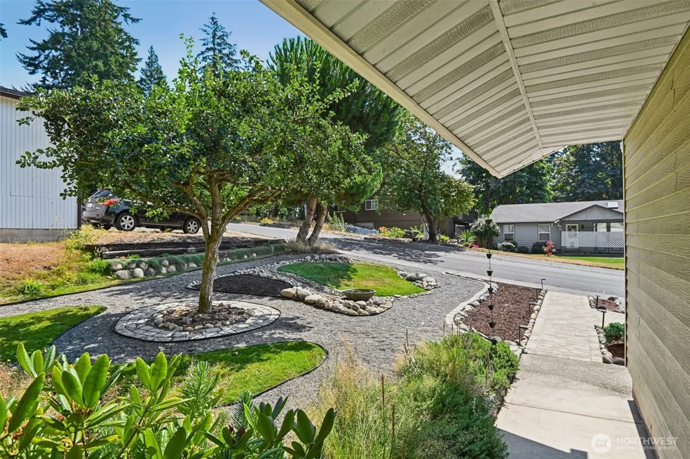 332 S 314th Place Federal Way, WA 98003