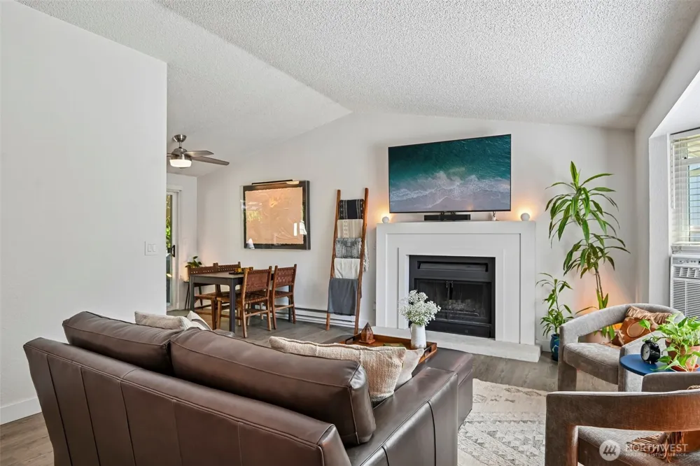 332 S 314th Place Federal Way, WA 98003