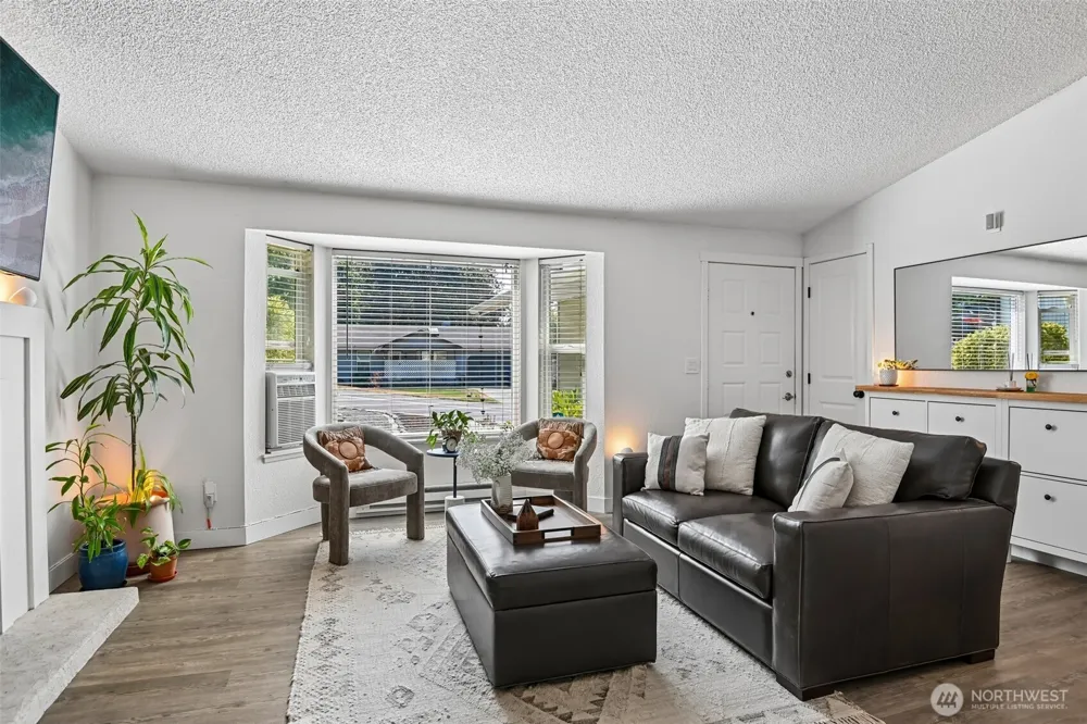 332 S 314th Place Federal Way, WA 98003